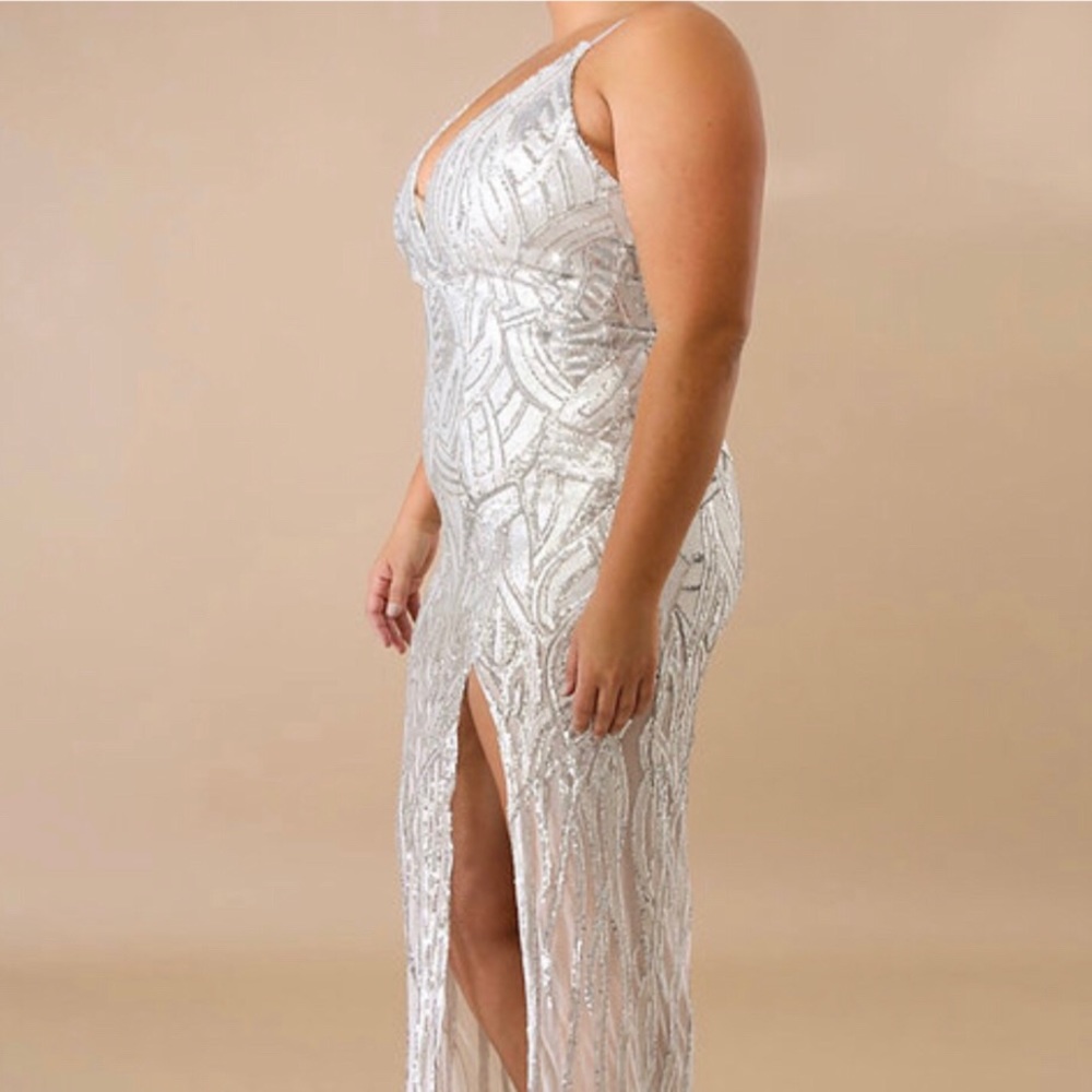 Clothing - Picture 2 of 4